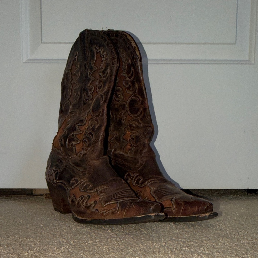 Ariat Rich Brown Embroidered Women’s Boots